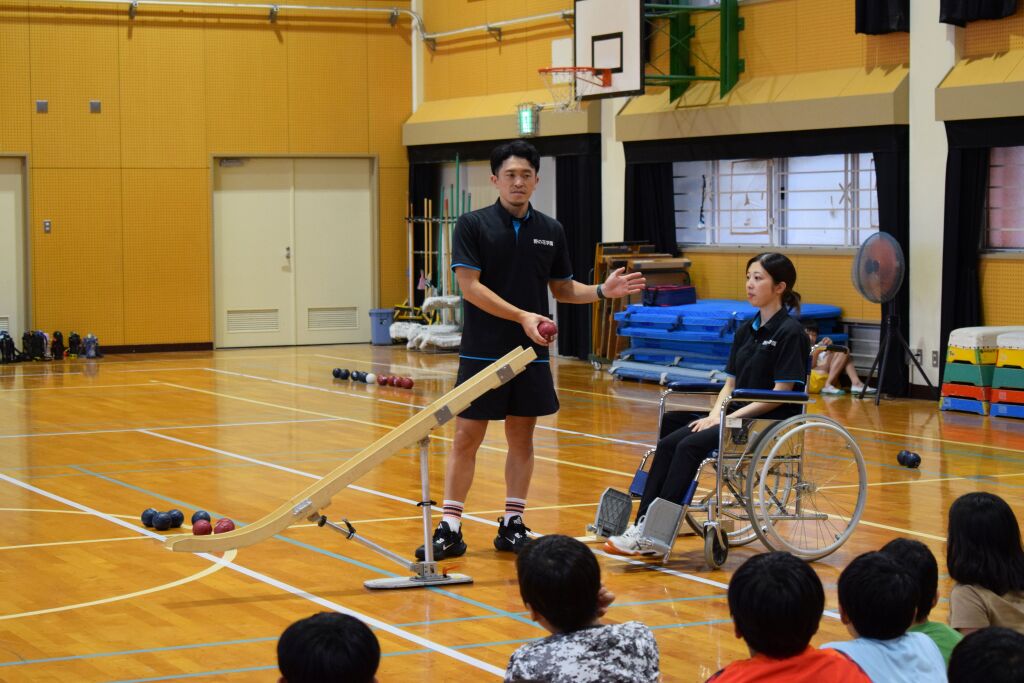 小学校でのボッチャ教室の様子