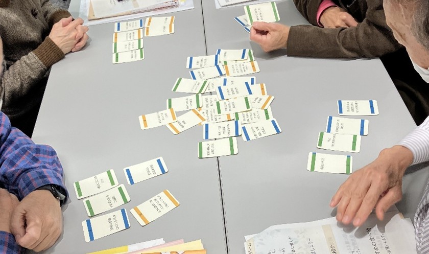 福岡市終活応援セミナーでの、終活カードを使ったワークショップの様子